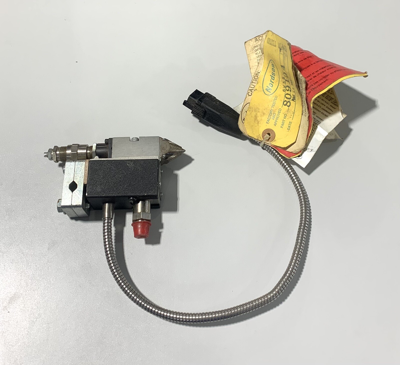 Nordson Hot Melt H201ZT 230V 150W 809194A Adhesive Glue Head *NEW OLD STOCK*