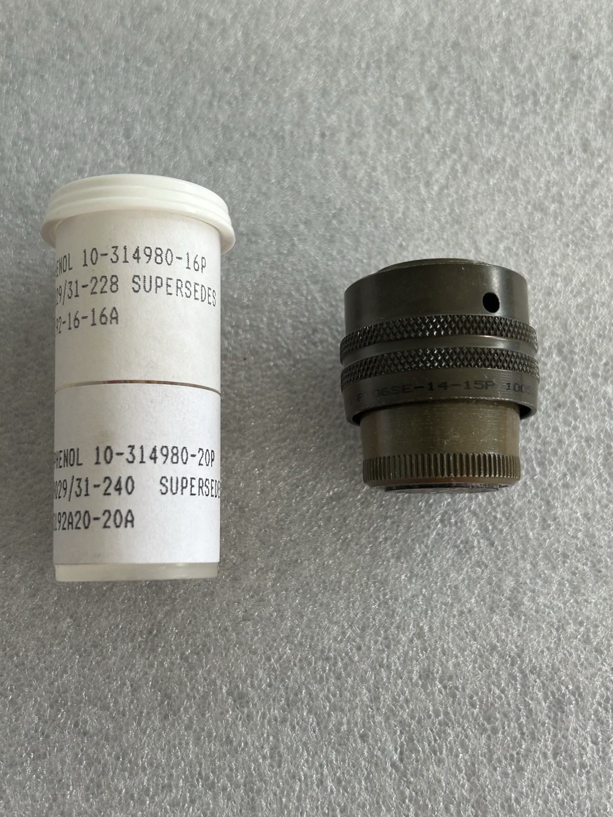 PT06SE-14-15P AMPHENOL Connector With Contacts