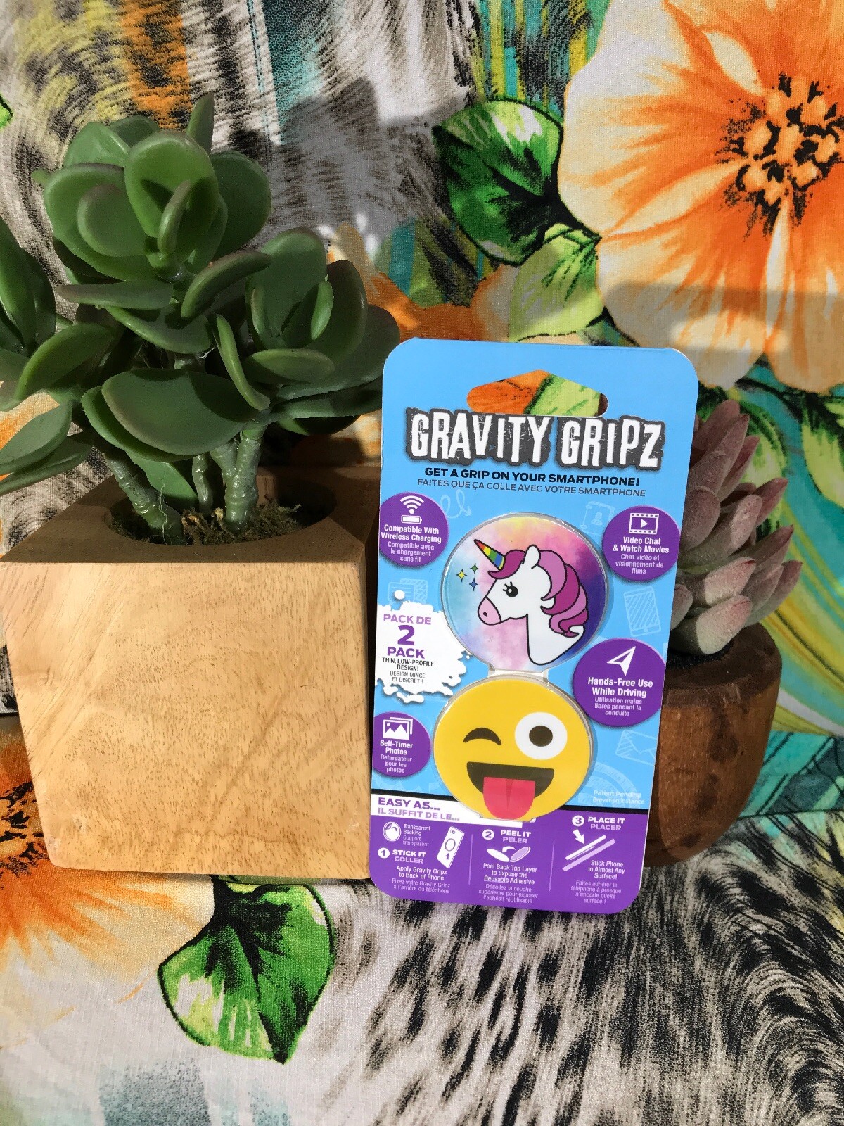 Retrak Gravity Gripz 2-Pack Set, Unicorn and Emoji