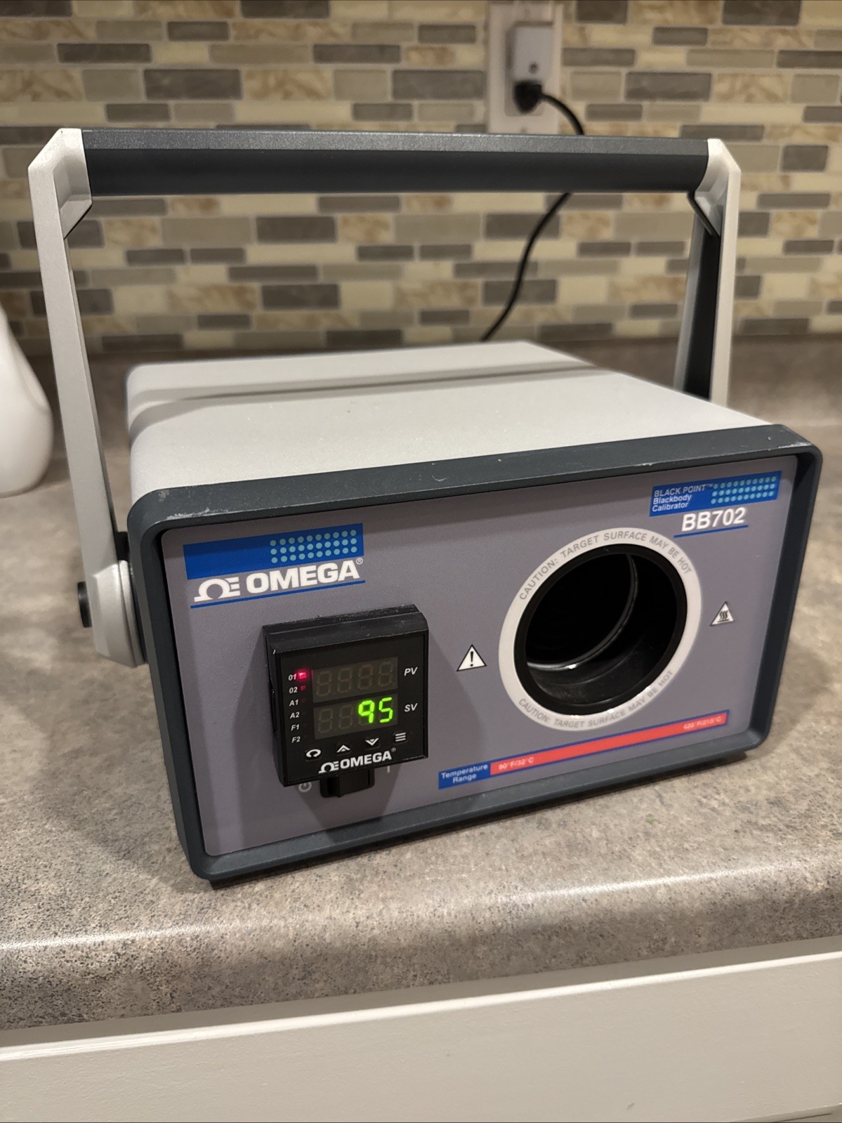 OMEGA BB702 BLACK POINT Blackbody Calibrator