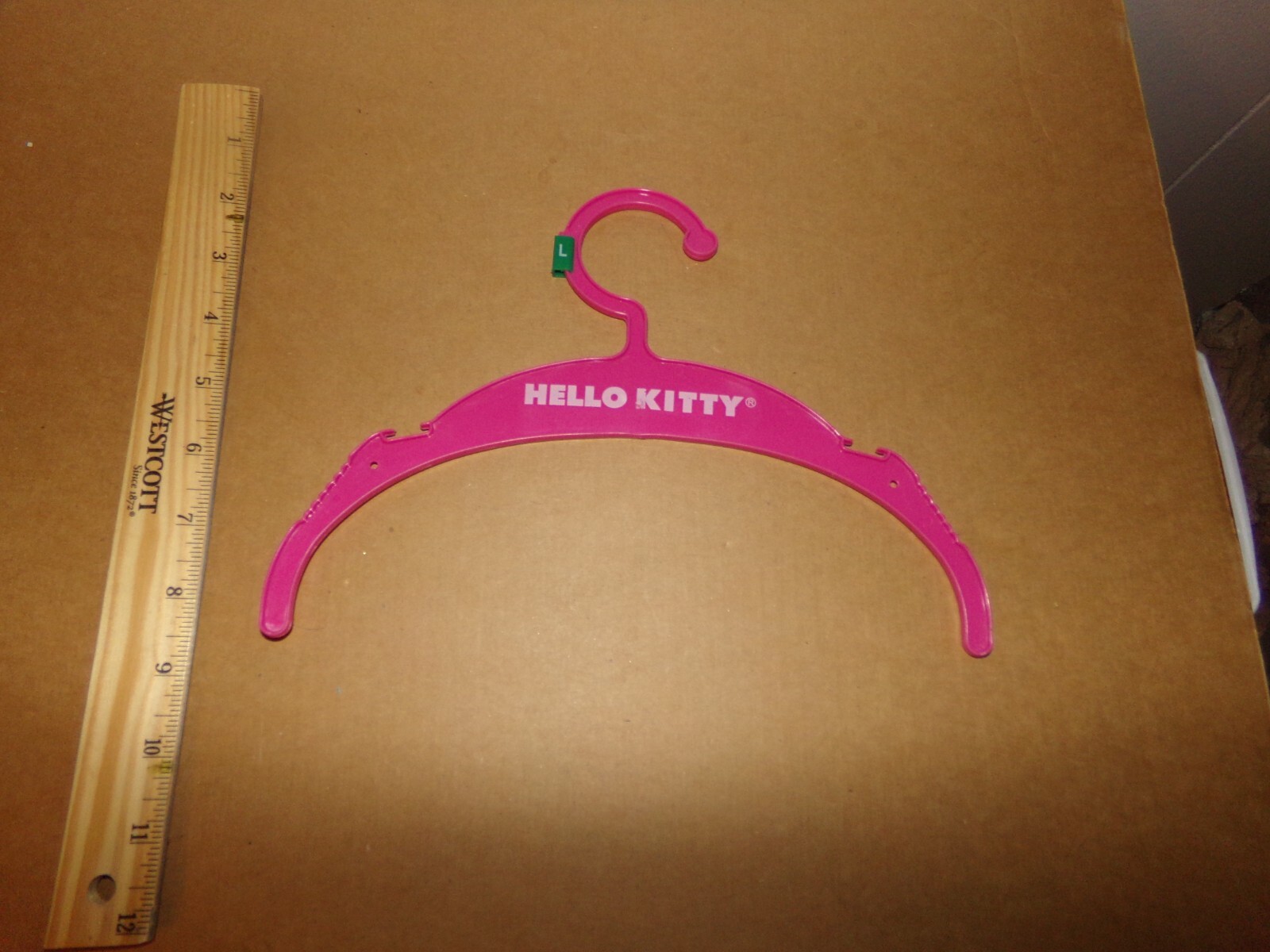 HELLO KITTY PINK HANGER FOR SMALL CLOTHES