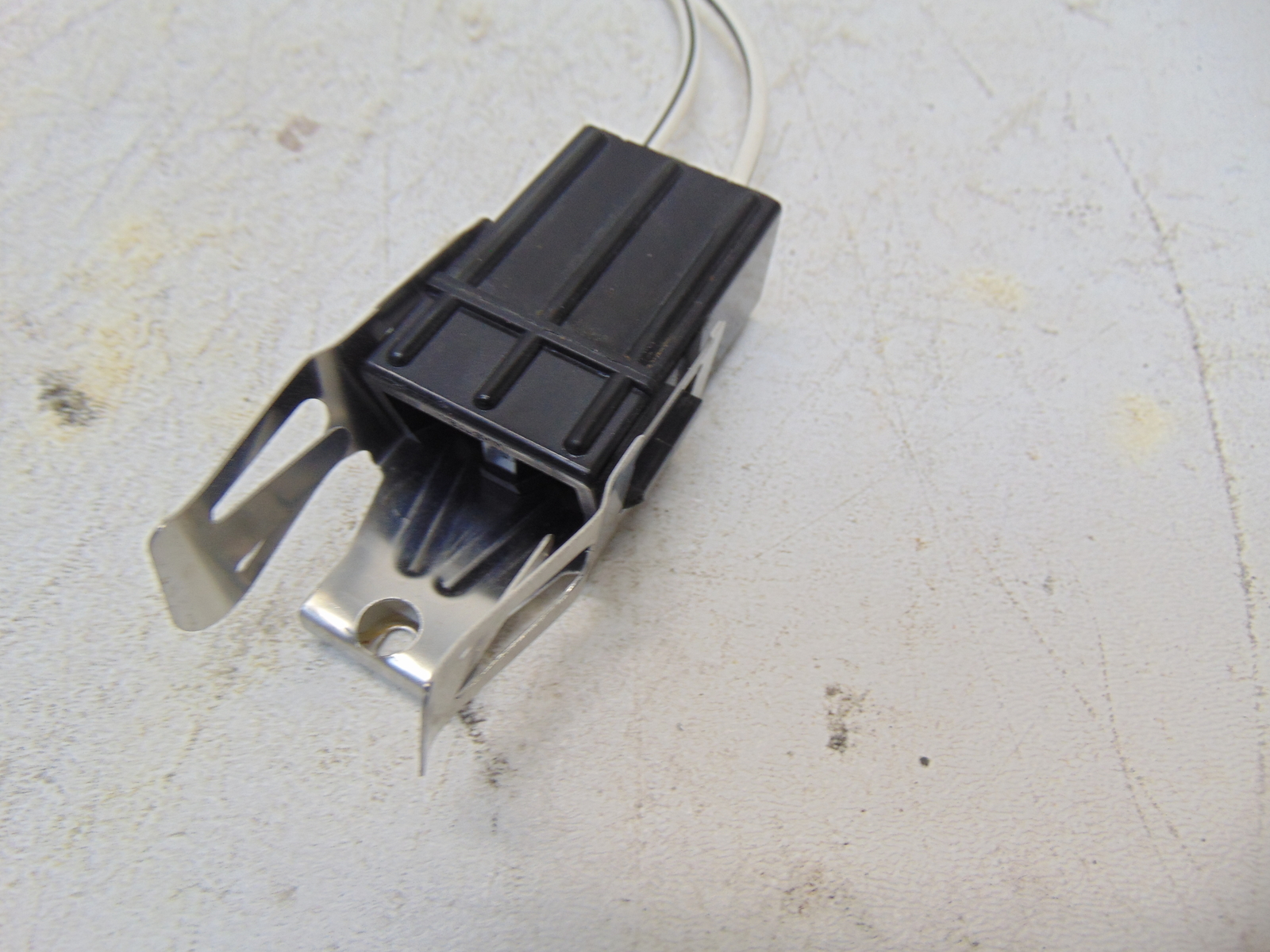 GE Electric Range JBS360DM2BB Surface Element Receptacle Rear Left WB17T10006