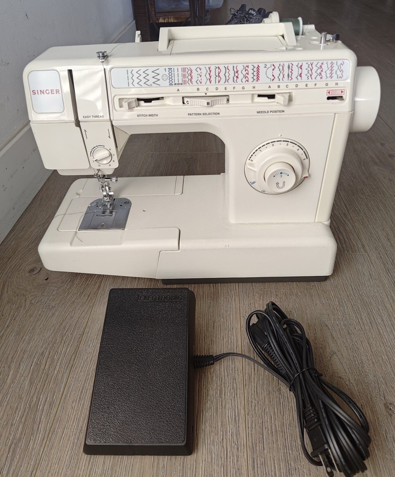 Singer 5050 Sewing Machine 50 Stitch Functions