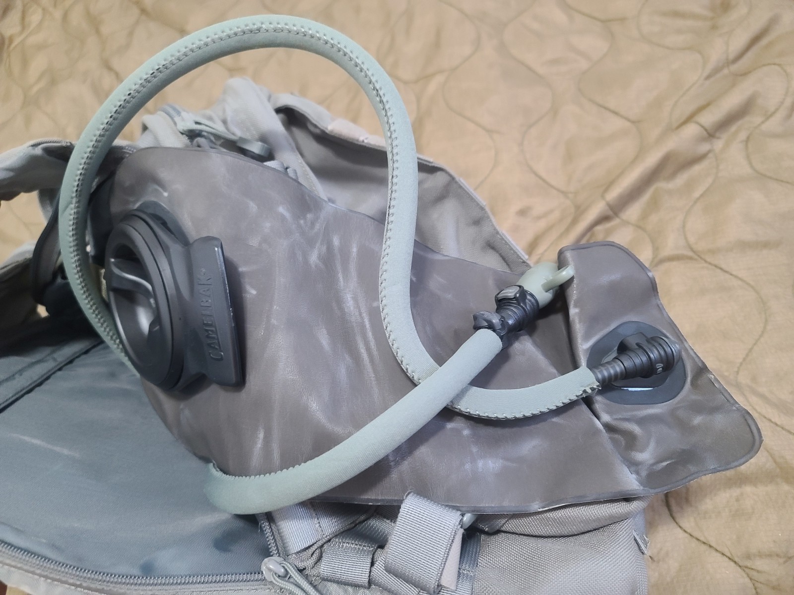 Camelbak Maximum Gear Motherlode Hydration Backpack Foliage Green With Bladder
