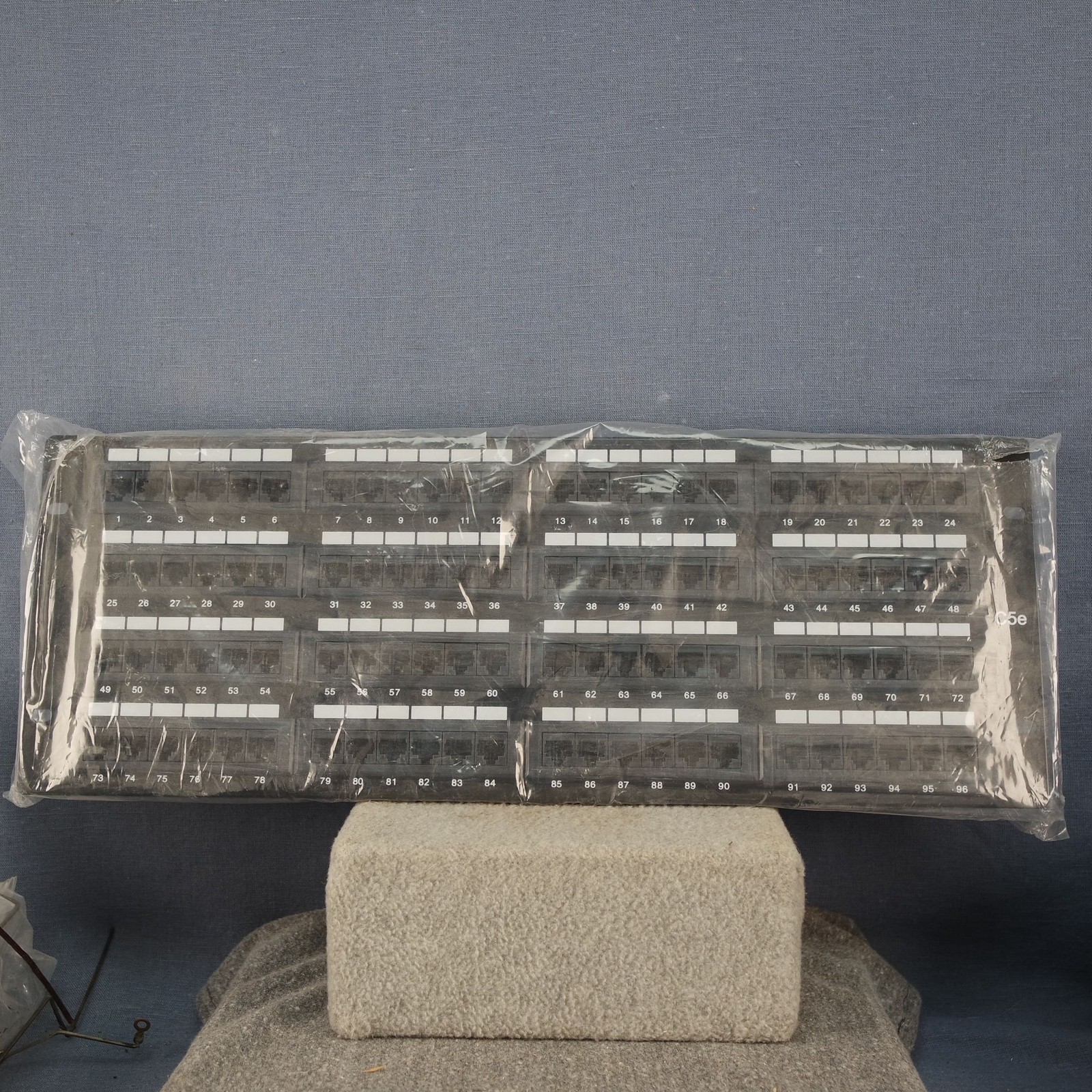 Cat 5e 96 Port Patch Panel P96T-A11 Intellinet New Still In Sealed Bag