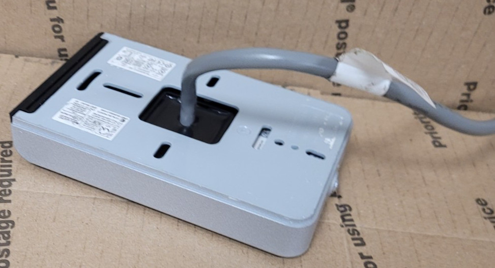 HID SIGNO 40 40NKS-02-000NG8 SMART CARD READER W/WALL PLATE (UNTESTED)