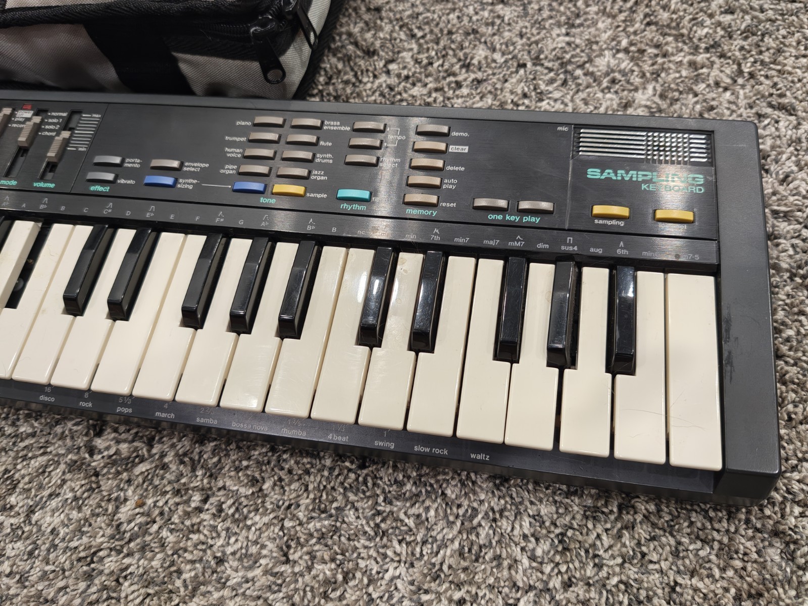 Casio SK-1 Sampling Keyboard w/ Case And Box TESTED WORKS GREAT - Missing 1 Key