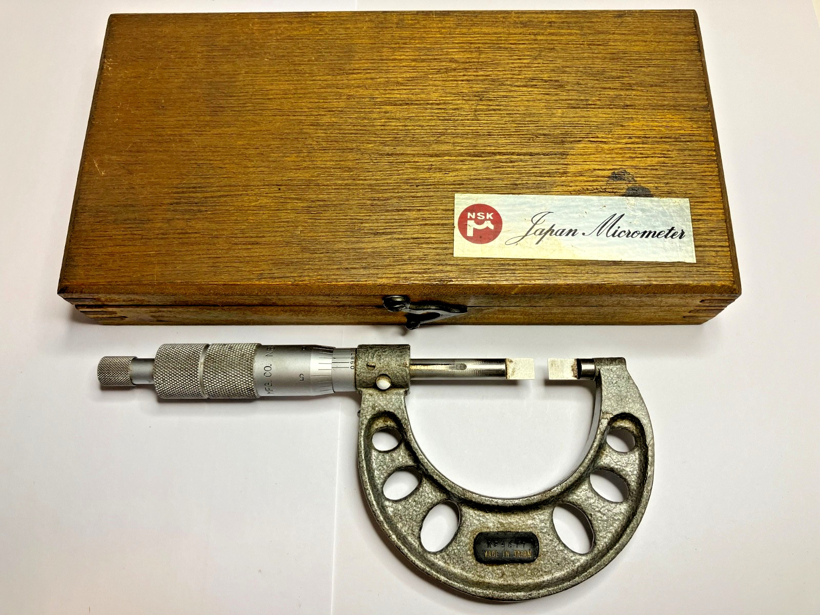 Preowned (0-1" x .0001 reading)  NSK Blade Micrometer.  In very nice condition.