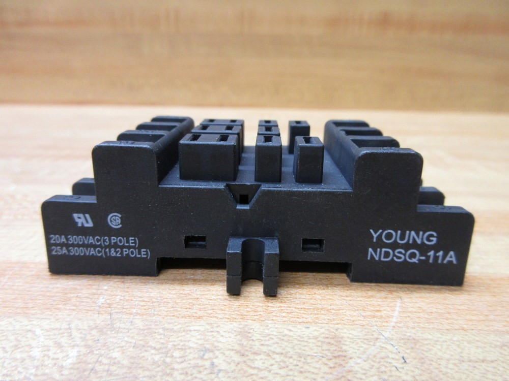 Young NDSQ-11A Relay Socket NDSQ11A