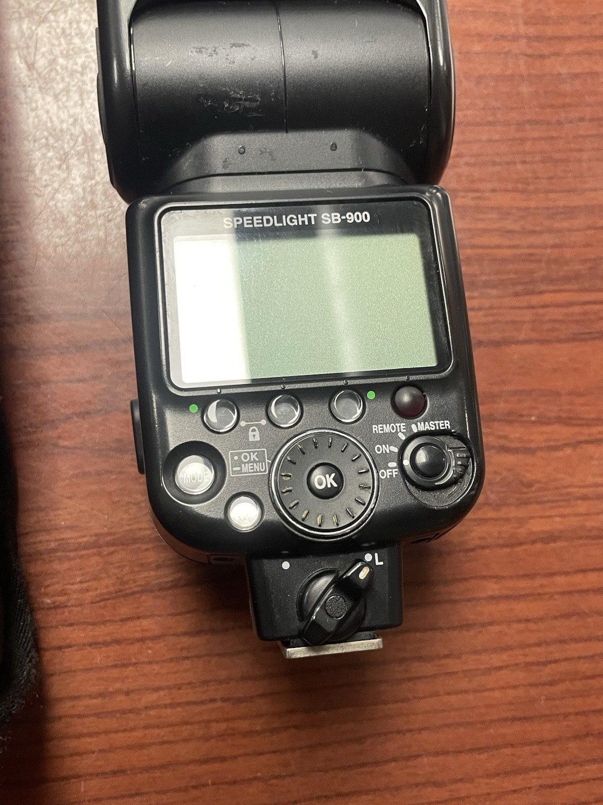 Nikon Speedlight SB-900 FOR PARTS