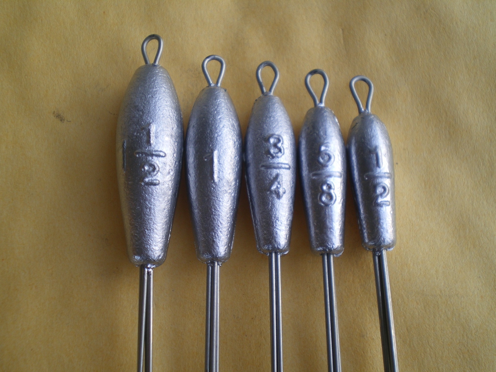 25 SPIDER SINKER, SURF WEIGHT, MUD WEIGHT, CLAW SINKER 1 OZ. W/3" S.STEEL LEGS