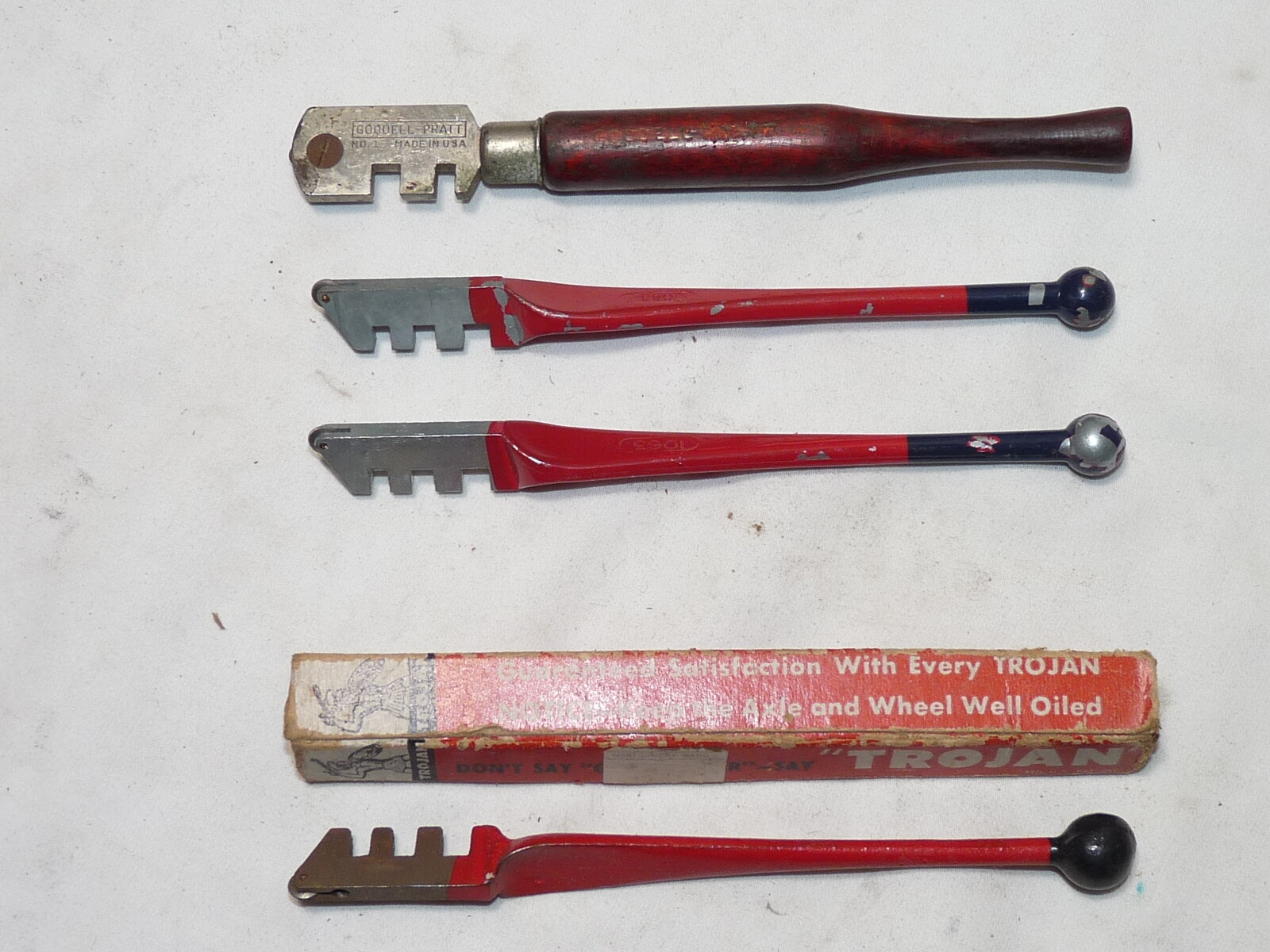 4 Vintage Glass Cutters 2 Red Devil, Trojan, Goodell Pratt