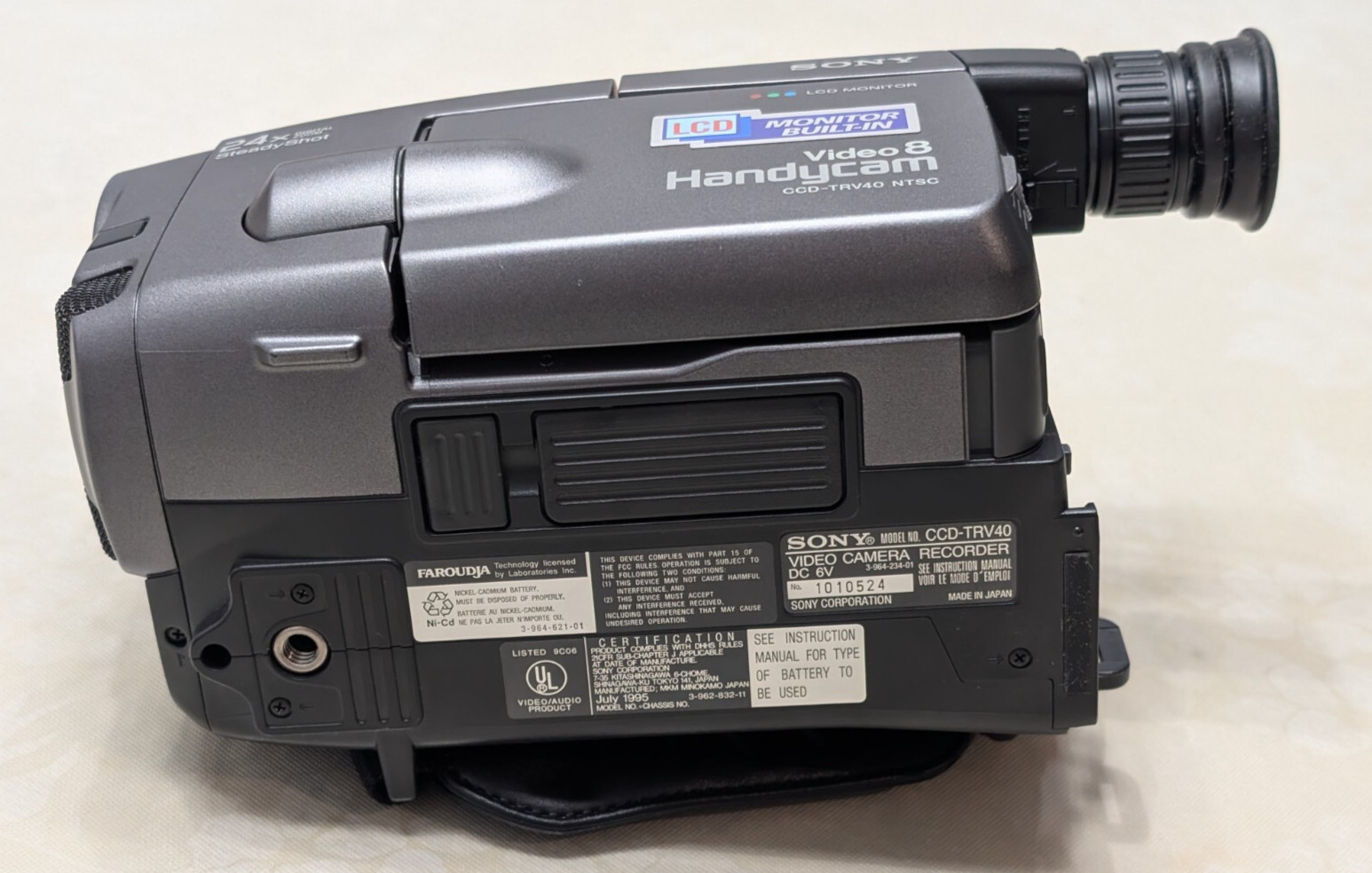 Sony Handycam CCD-TRV40 Video8 with 2 Batteries - UNTESTED, PARTS ONLY