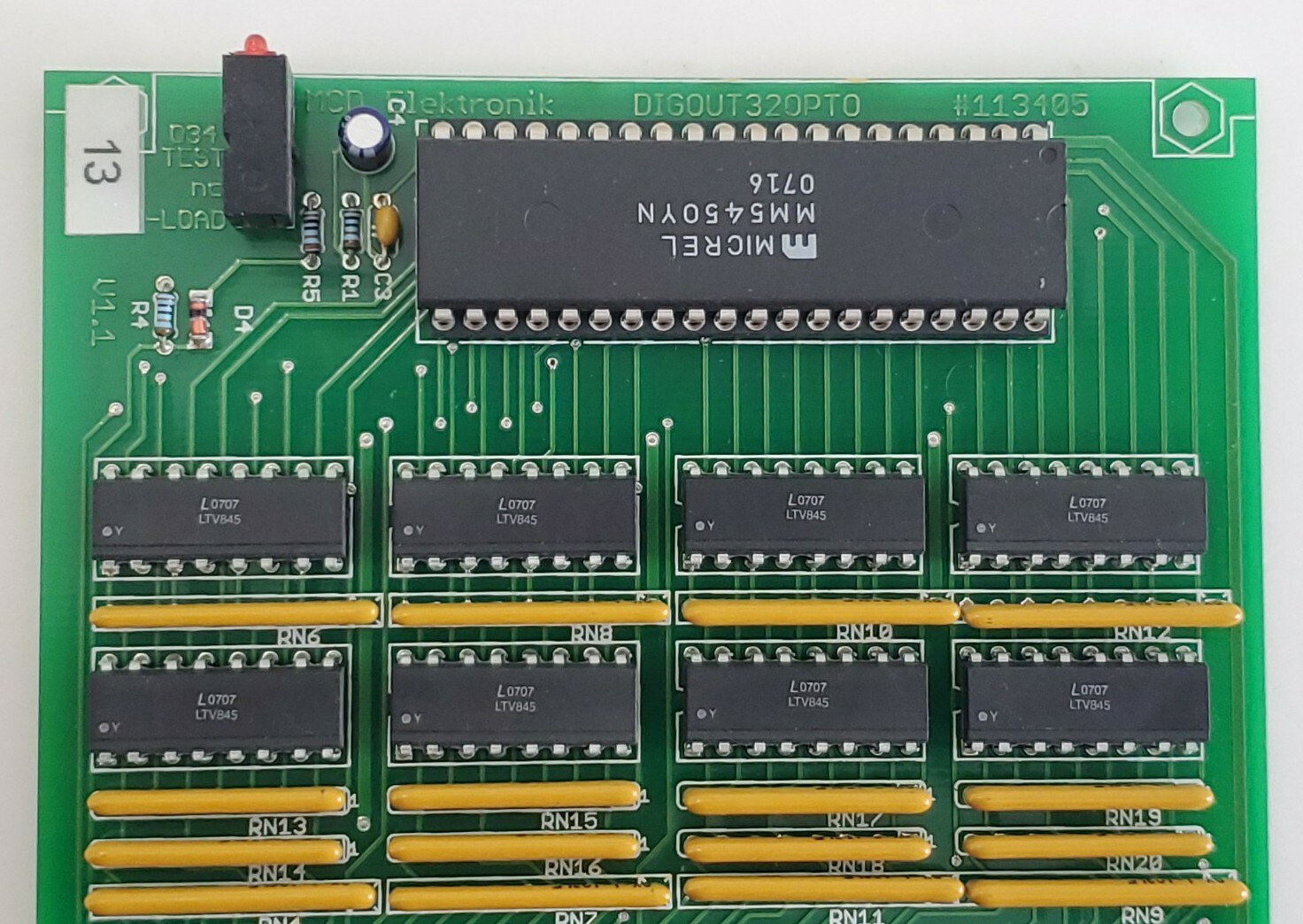 *PREOWNED* MCD Elektronik DIGOUT320PTO Output Card 113405 Computer Control Board
