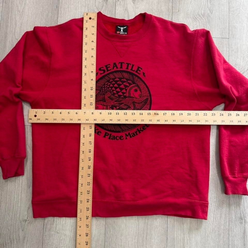 Seattle Pike Place Market Red Crewneck Sweatshirt Graphic Pullover L