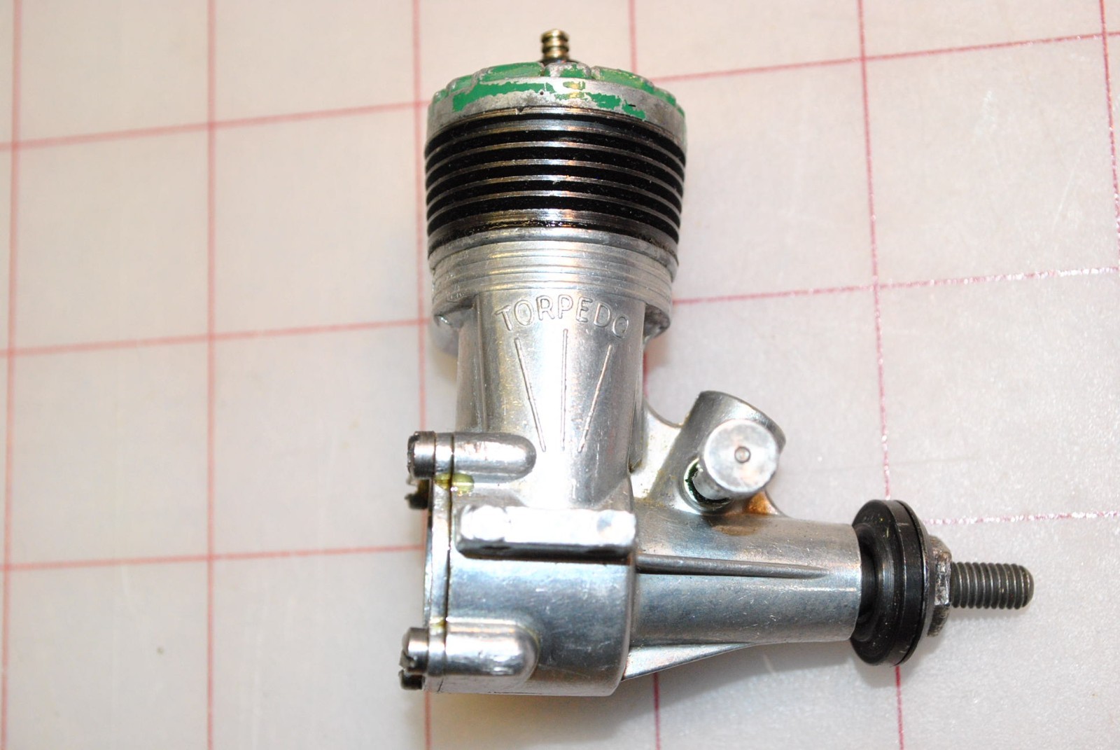 K&B TORPEDO 15 C/L MODEL AIRPLANE ENGINE, SHINY CASE, Nice!