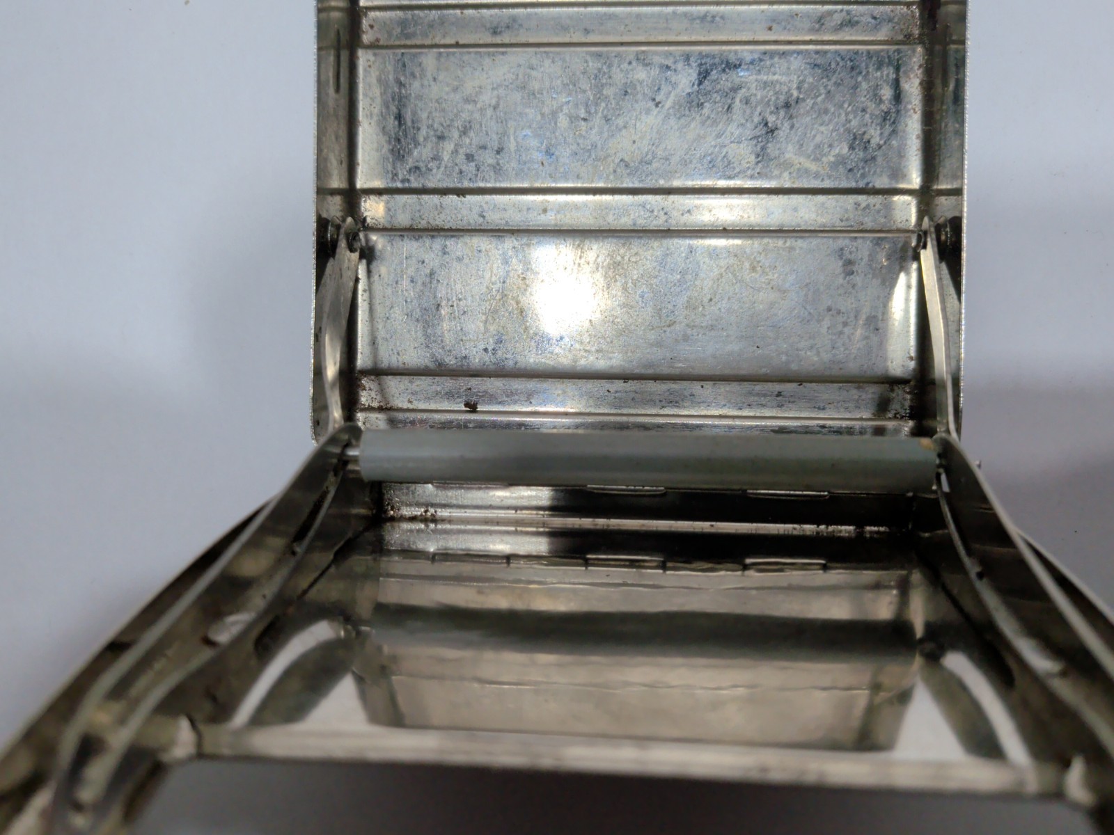 ✨USED✨Automatic Cigarette Rolling Machine Metal Box Cigarette Case SKULL etching