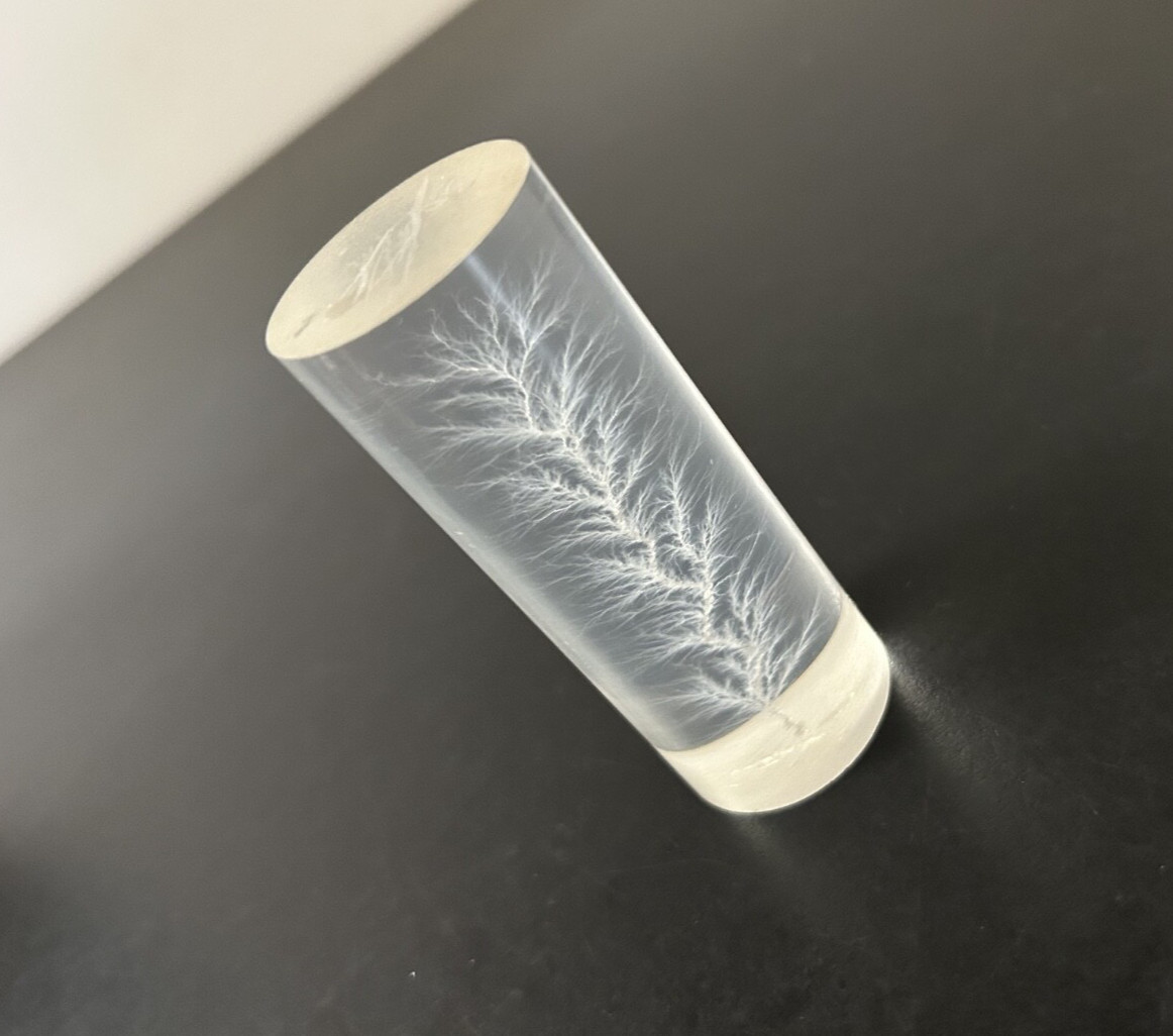 Vintage Lucite Electric Current Display Scuplture 3.5"
