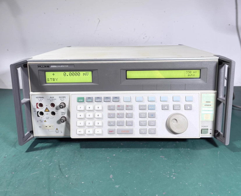 1pcs Fluke 5500A Multi-Function Calibrator