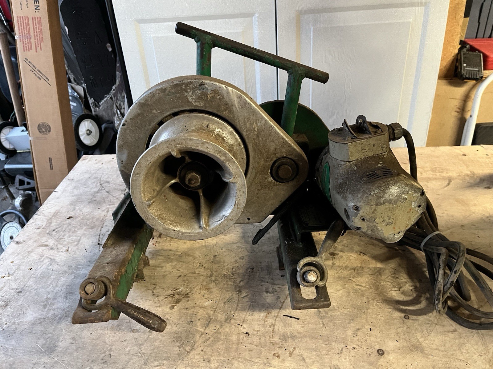 Greenlee 640 4000lb Tugger Wire Cable Puller W/ Chains Used Missing Inner Chain