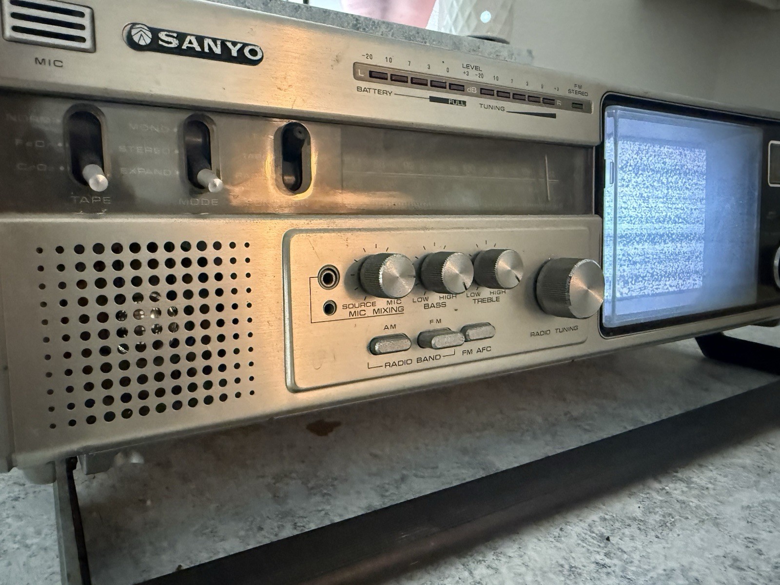 Sanyo M-TC50 Boombox Ghettoblast Radio Cassette Player