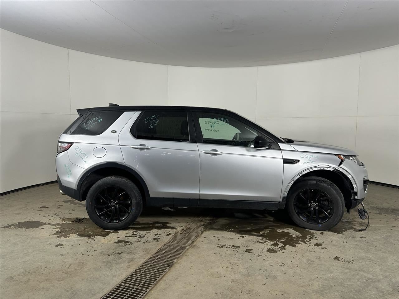 Driver Left Front Spindle/Knuckle Fits 15-19 DISCOVERY SPORT 2822914