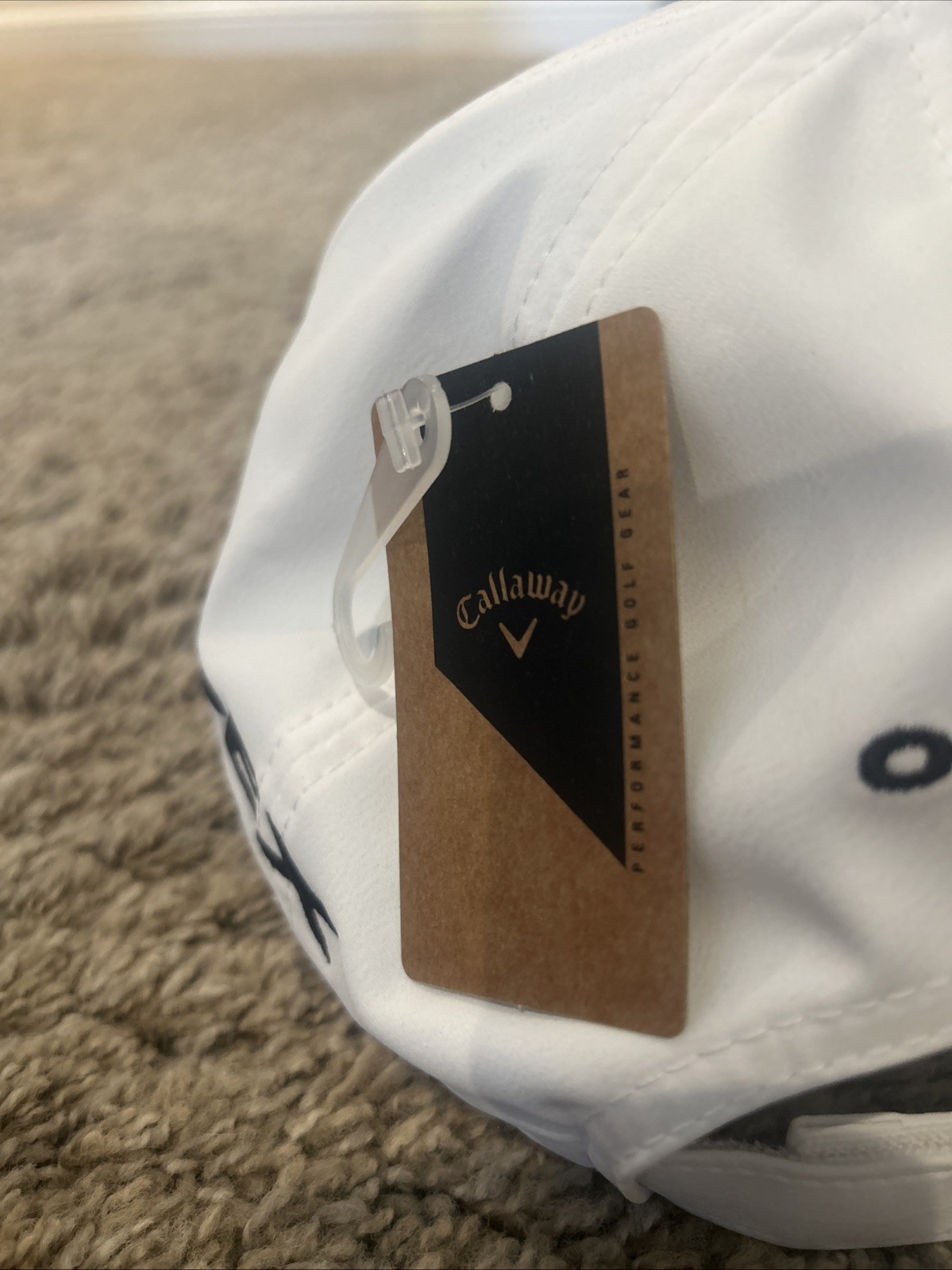 NWT- Callaway Chrome Tour Elyte White Golf Hat Flexfit Tech 110 Adjustable Cap