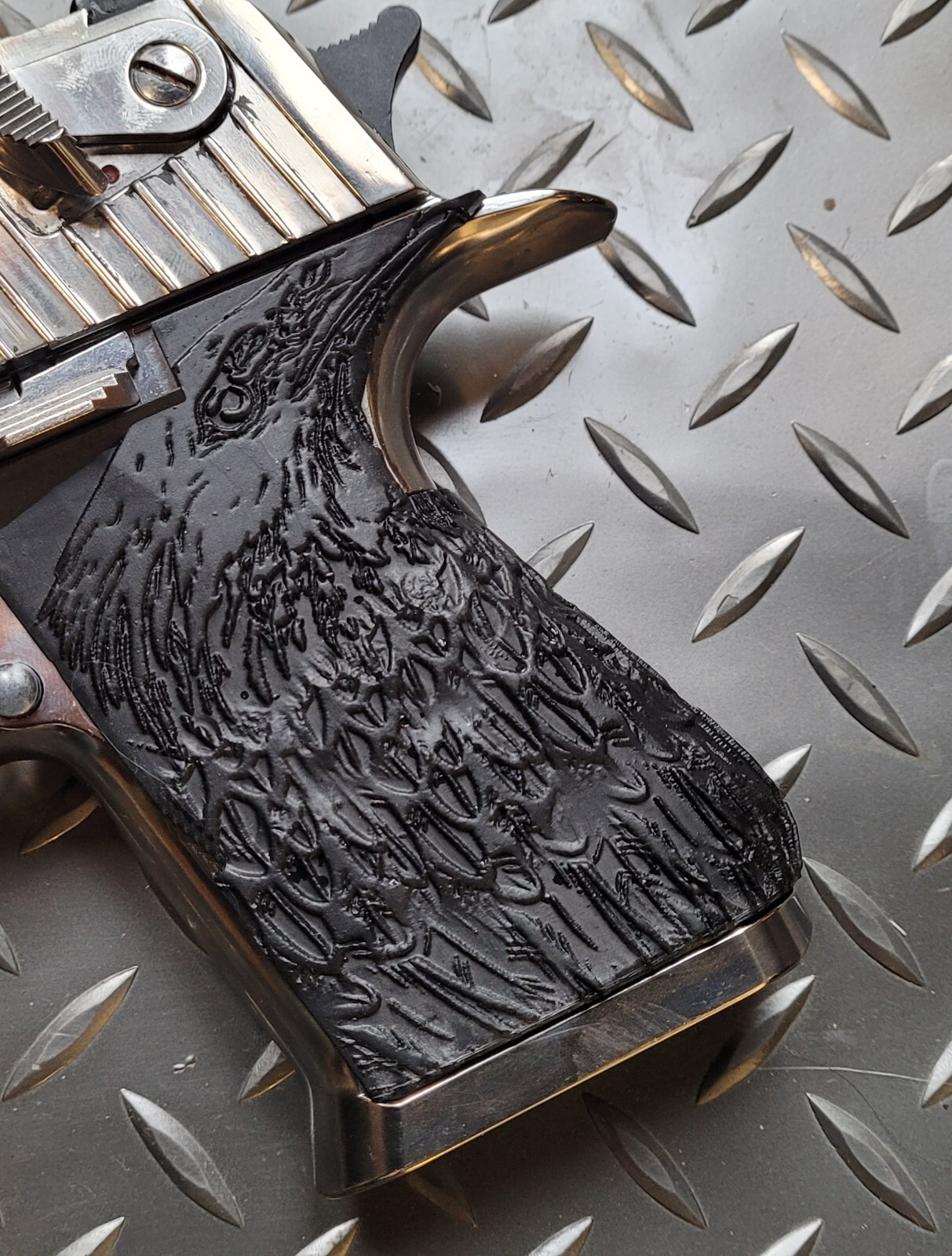 Desert Eagle grips - Tokyo Marui custom eagle feather style grips