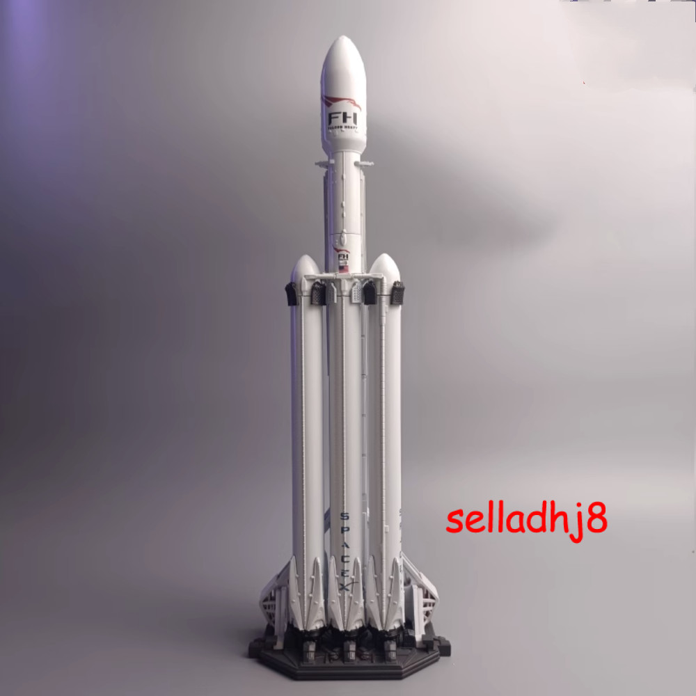 1/200 Scale Spacex Falcon Heavy Dragon Spacecraft Manned Maiden Flight
