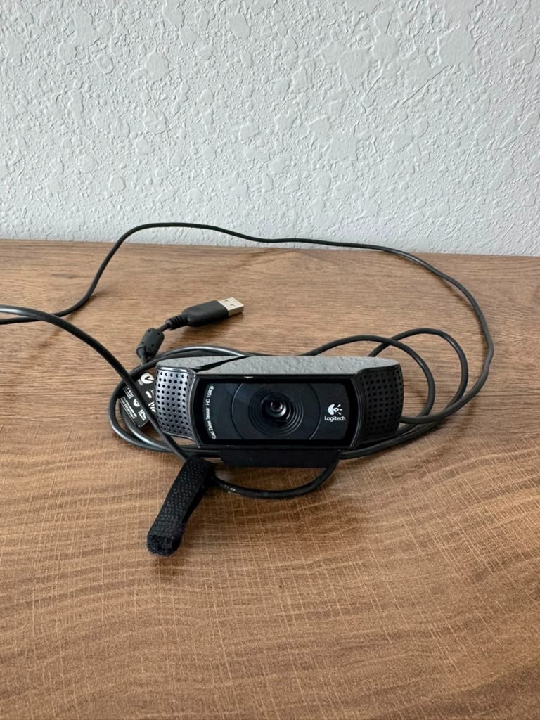 Logitech HD Pro Webcam C910 Carl Zeiss Tessar 1080p V-U0017 USB Mic