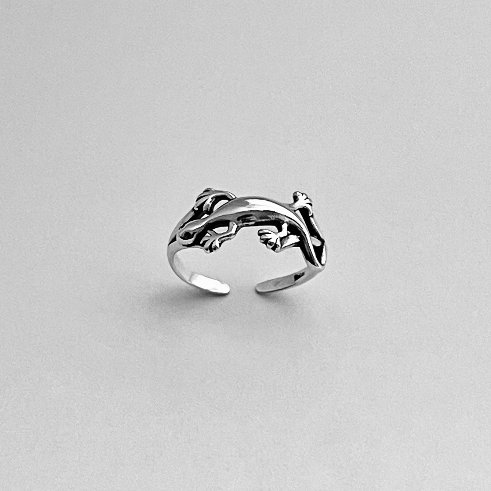 Sterling Silver Lizard Toe Ring, Silver Ring, Midi Ring, Gecko Ring, Animal Ring