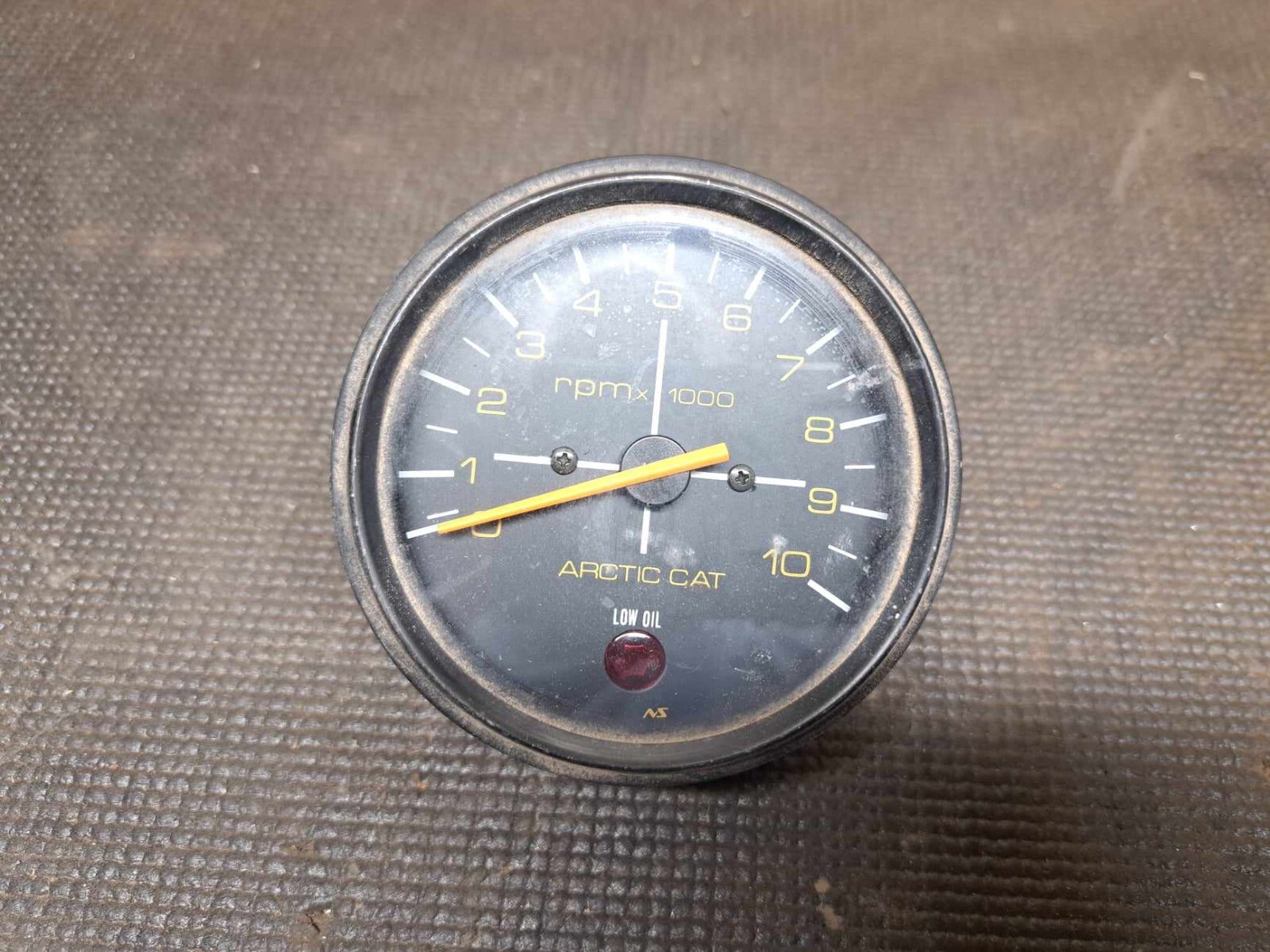 1980's Arctic Cat Snowmobile Tachometer RPM LOW OIL SHIPS WORLDWIDE