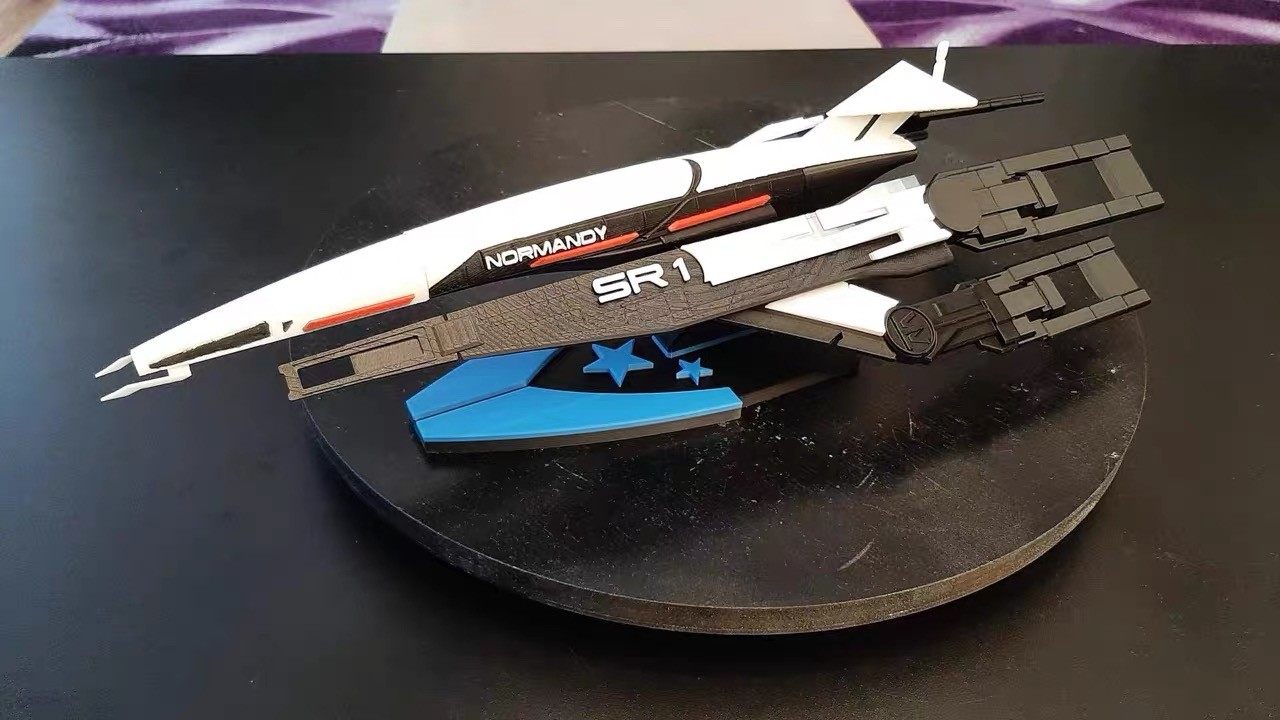 Mass Effect SSV Normandy SR1 Spaceship Painted 3D Print Assembly Model