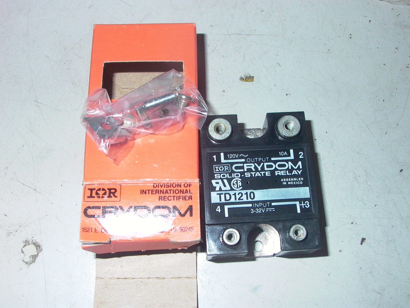 NEW OLD STOCK CRYDOM  SOLID STATE RELAY 110 V /10 AMP #TD2110