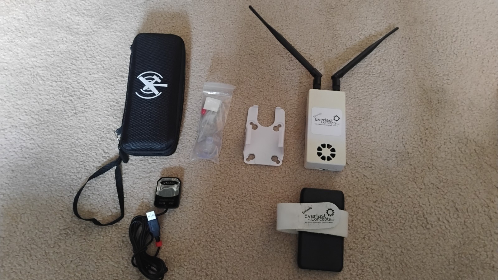 Everlast Concepts ADSB receiver w/ Case & external battery similar to Stratus X