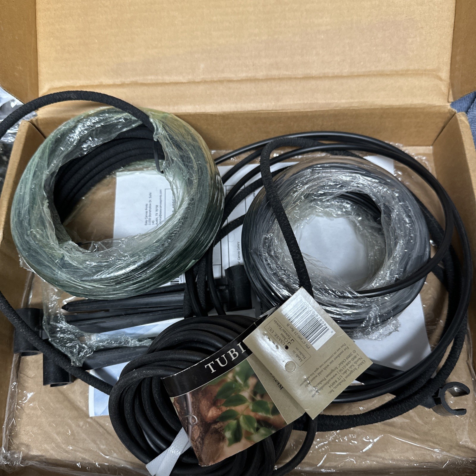 Distribution Tubing Lot 1/4” x 50” w/ Stakes Raindrip Tubing
