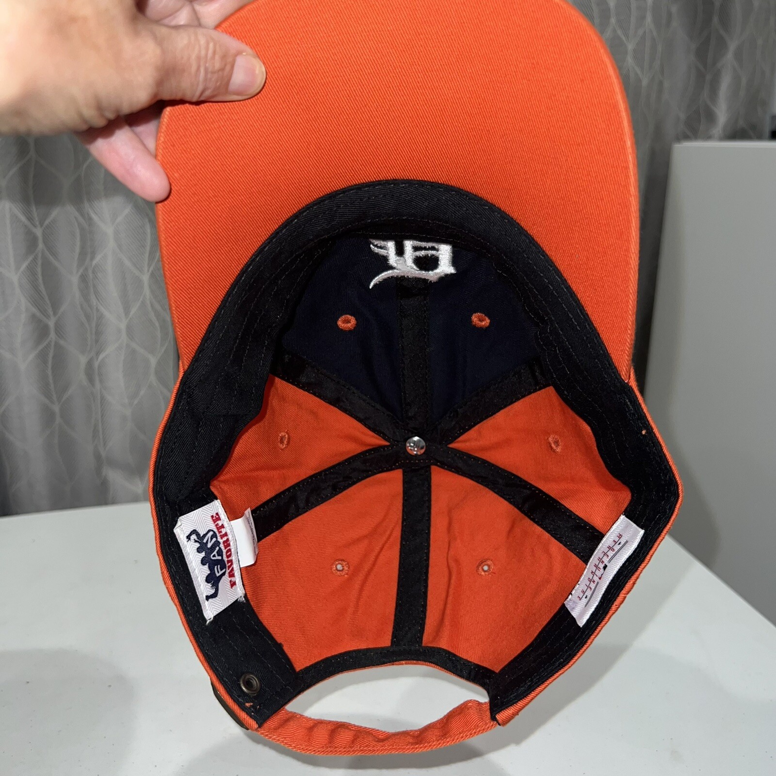 Detroit Tigers MLB D script on front Navy Blue Orange Hat Cap Strap Buckle EUC