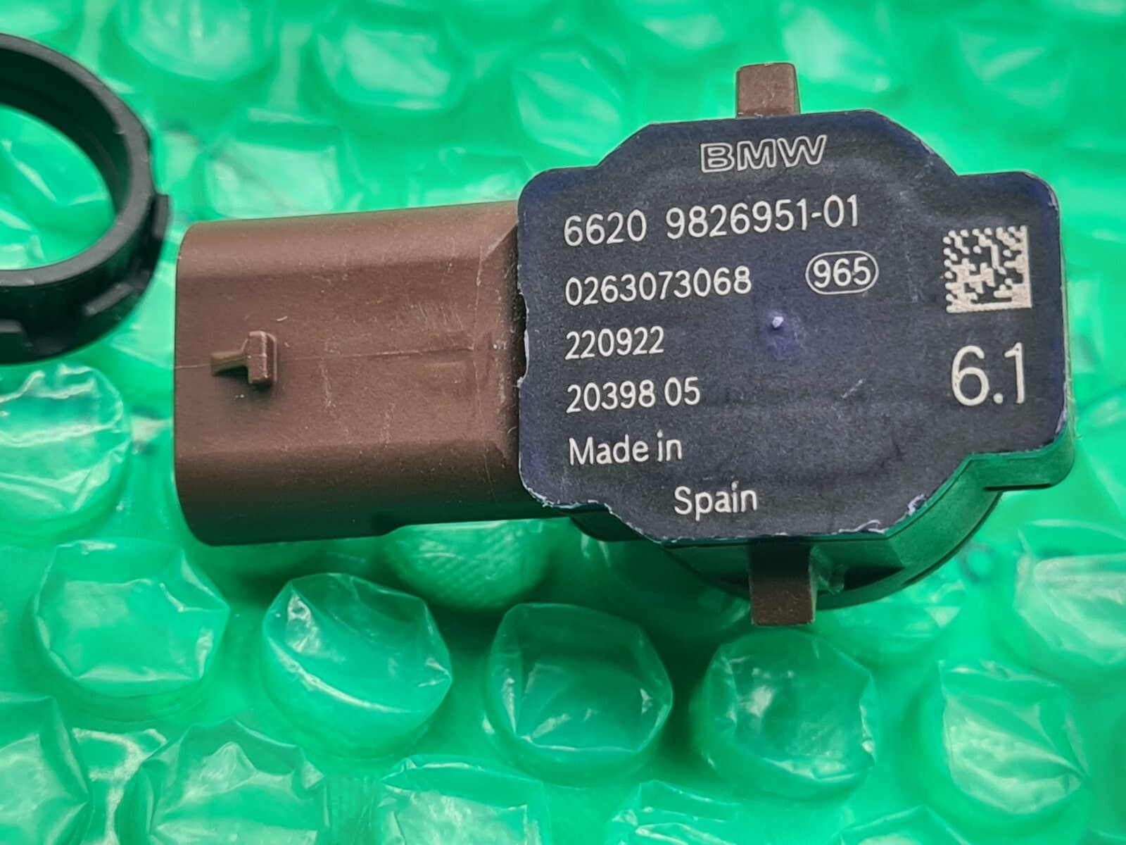 66209826951 NEW OEM BMW Parking Sensor
