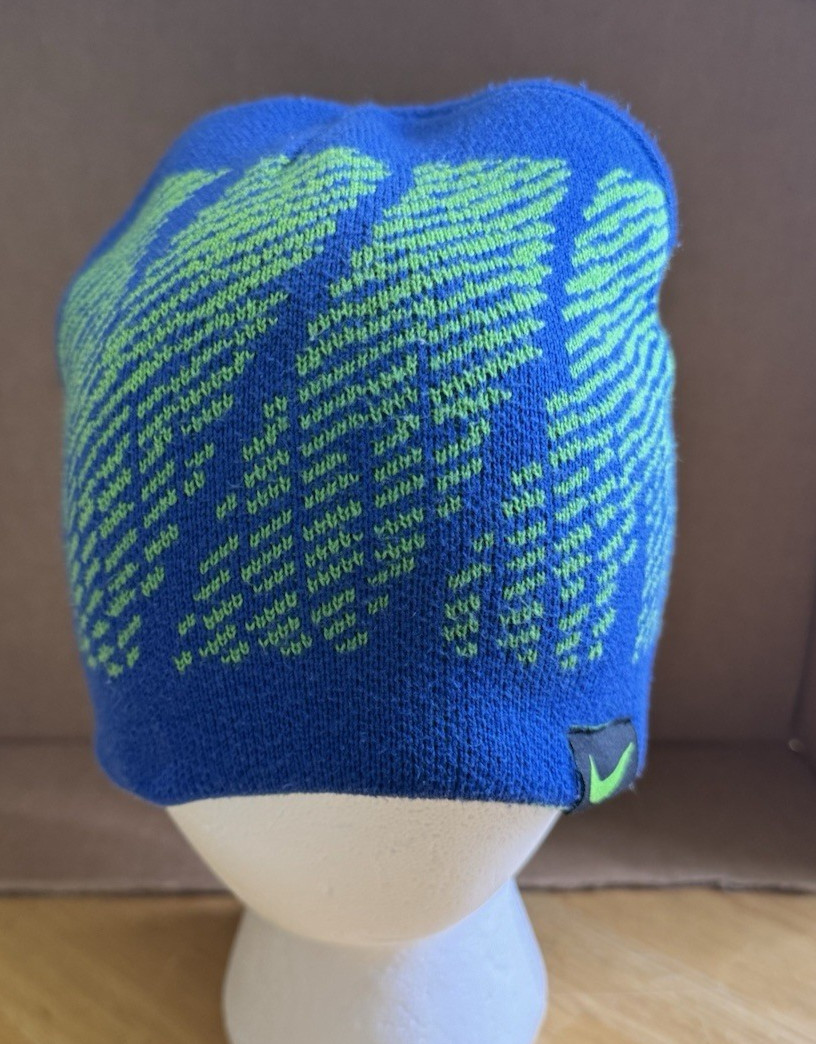 NIKE REVERSIBLE Knit Beanie Hat Winter hat YOUTH BOY'S SIZE 8/20