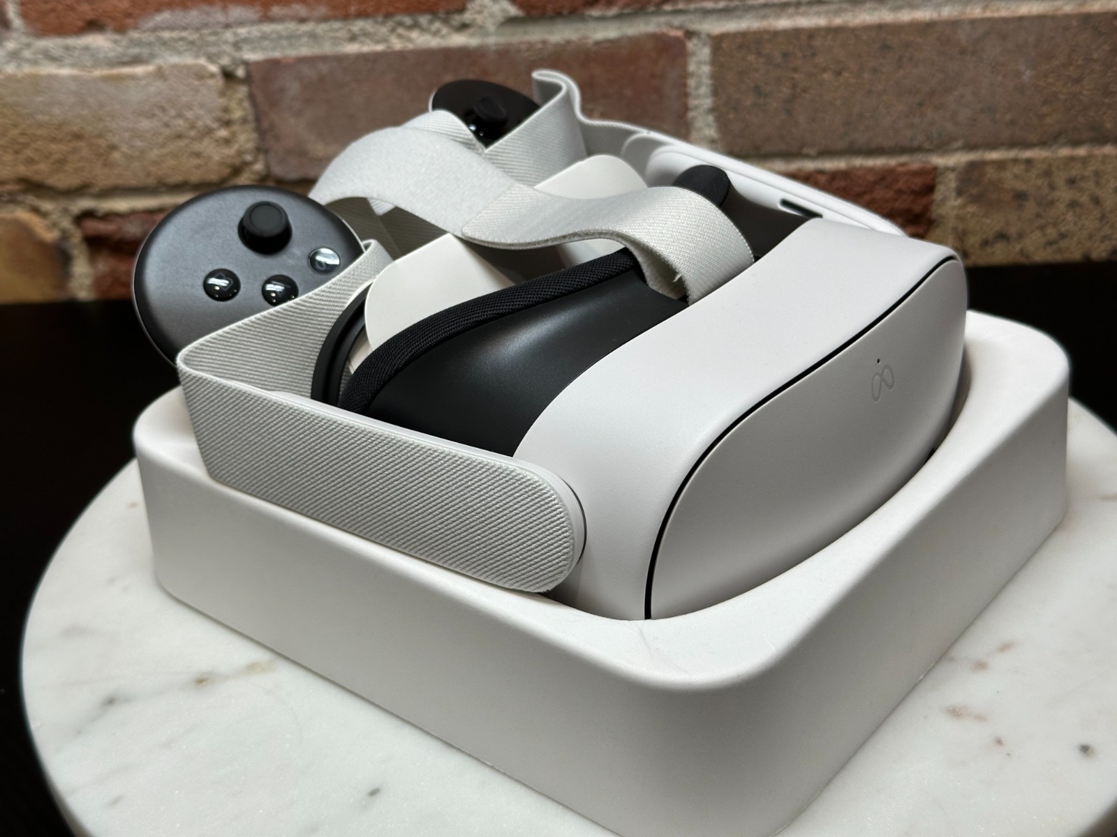 Meta Quest 3S All-in-One Headset 256GB Includes Batman Arkham Shadow Open Box