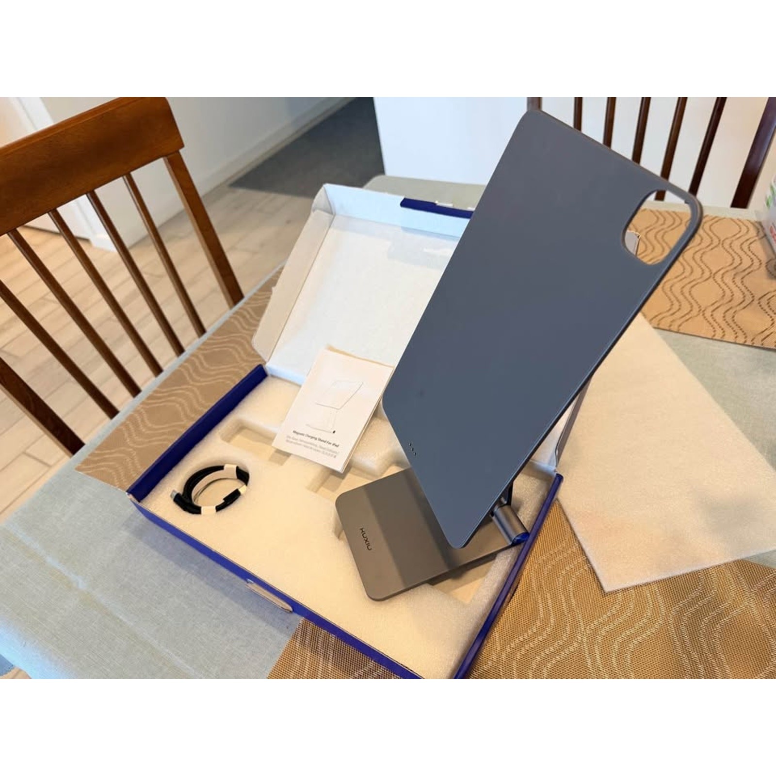KUXIU Magnetic Charging Stand for iPad