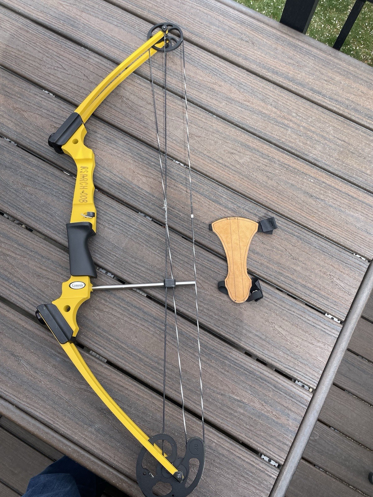 Mathews Genesis Original Bow - Lightweight - NASP - Right Hand - Yellow