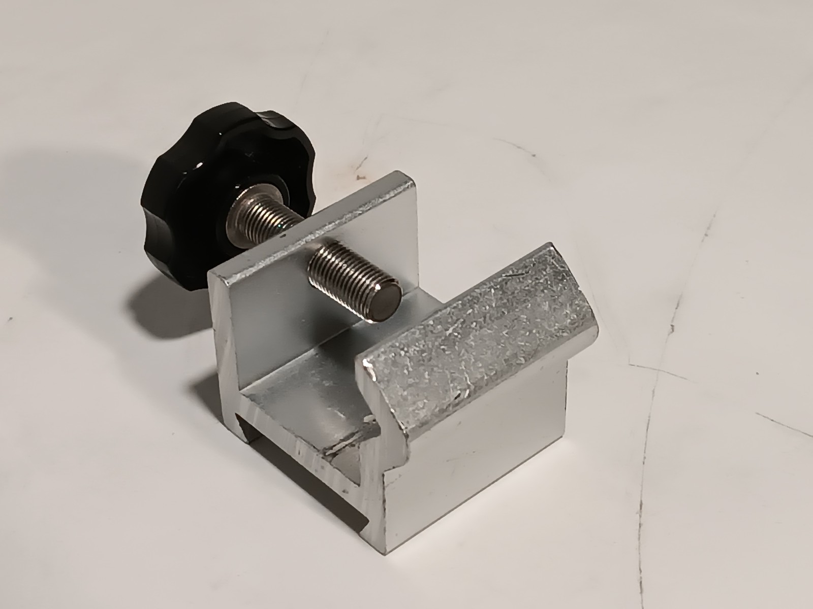 Unbranded Aluminum C Clamp Adjustable Mounting Bracket w Threaded Knob