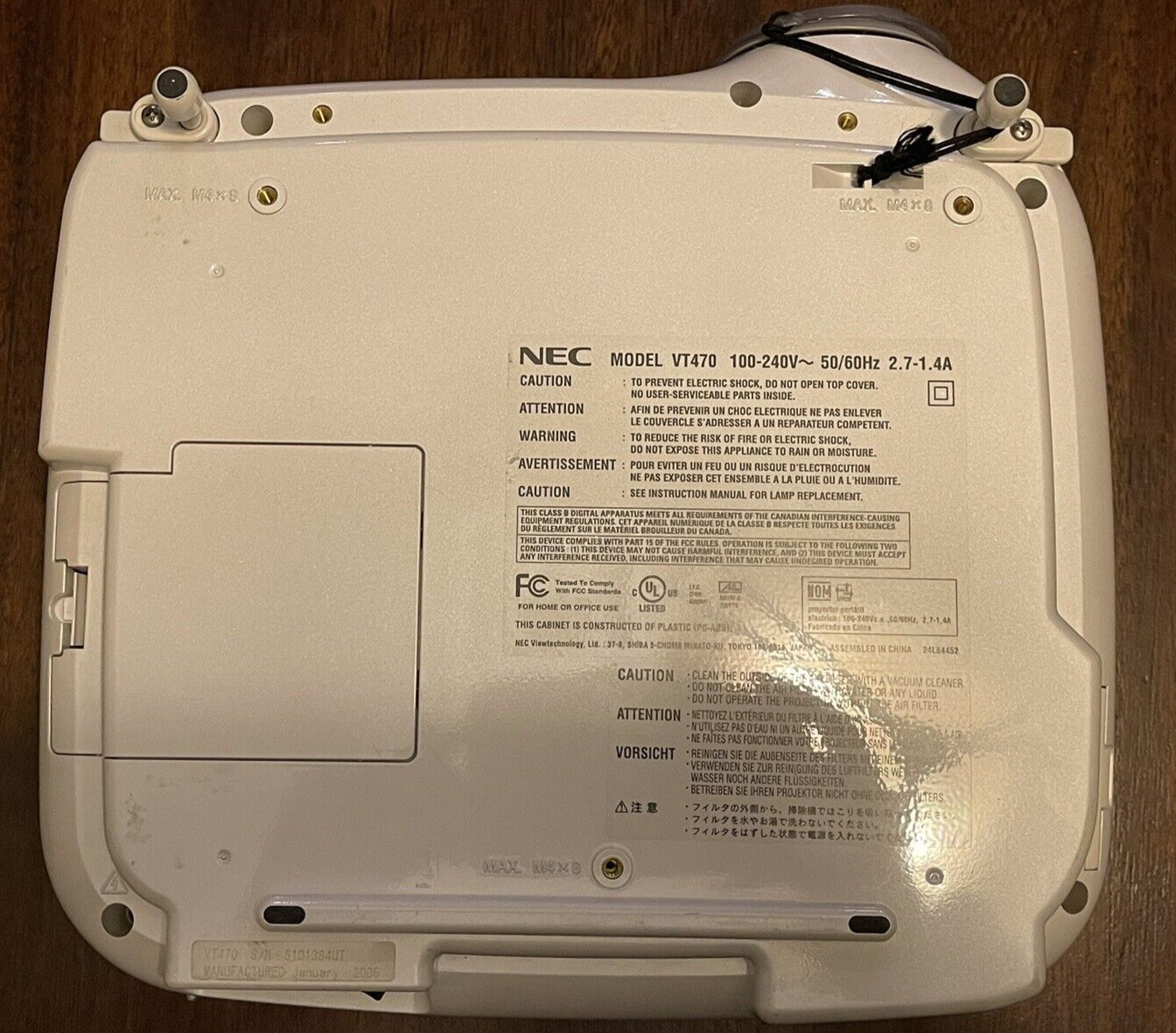 NEC Model VT470 Desktop Multimedia LCD Data Projector