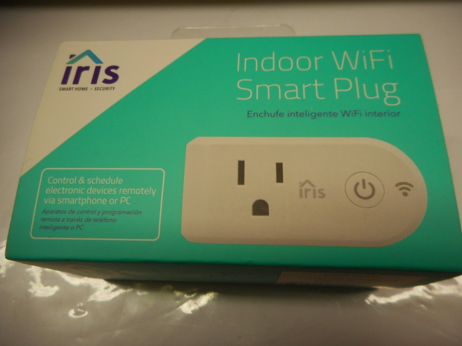 IRIS White Indoor WiFi Smart Plug 120 volt Power Socket Outlet LW100118