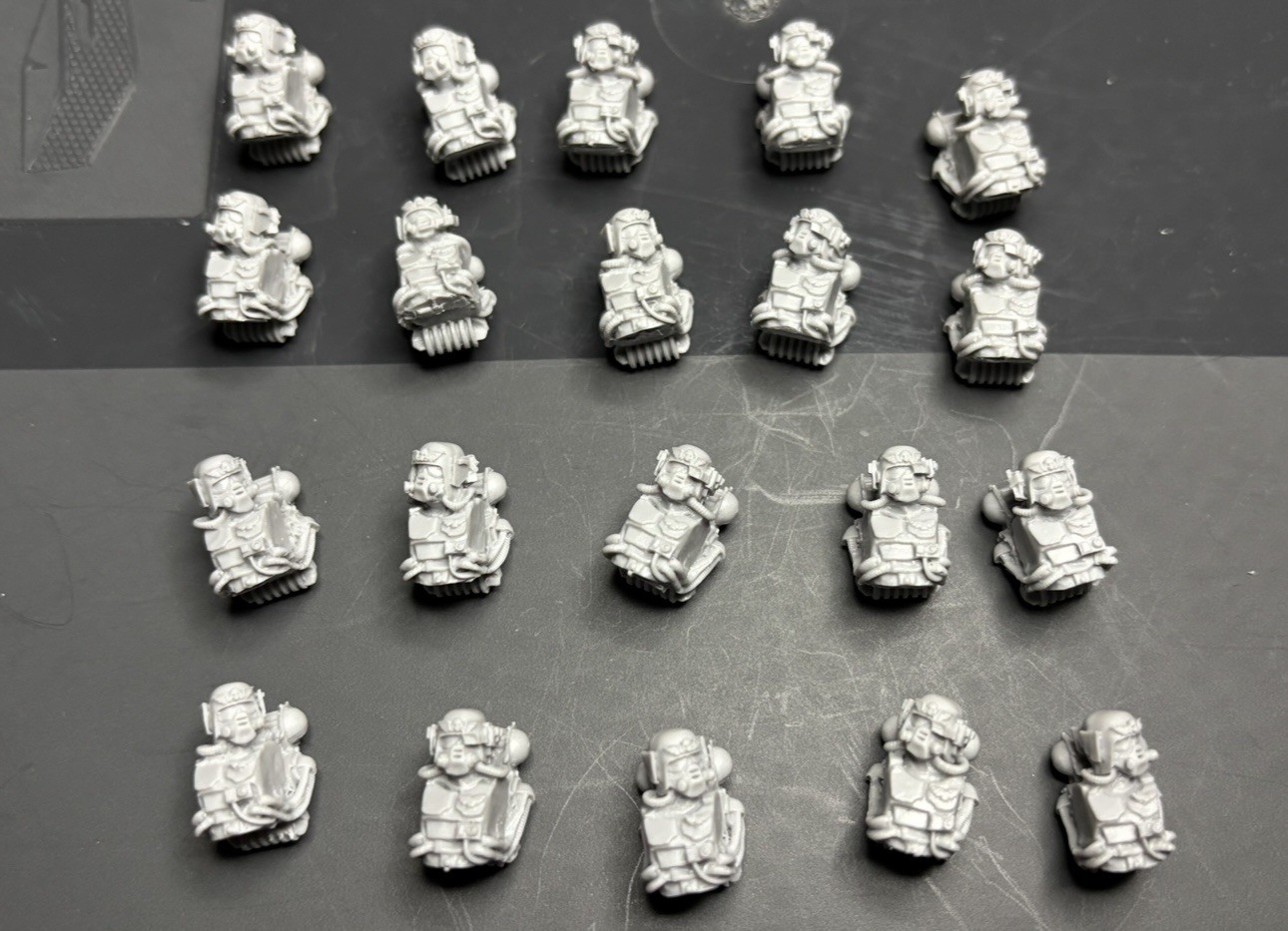 Forgeworld 40k Astra Militarum Cadian Hostile Environment x20 Trooper torsos OOP