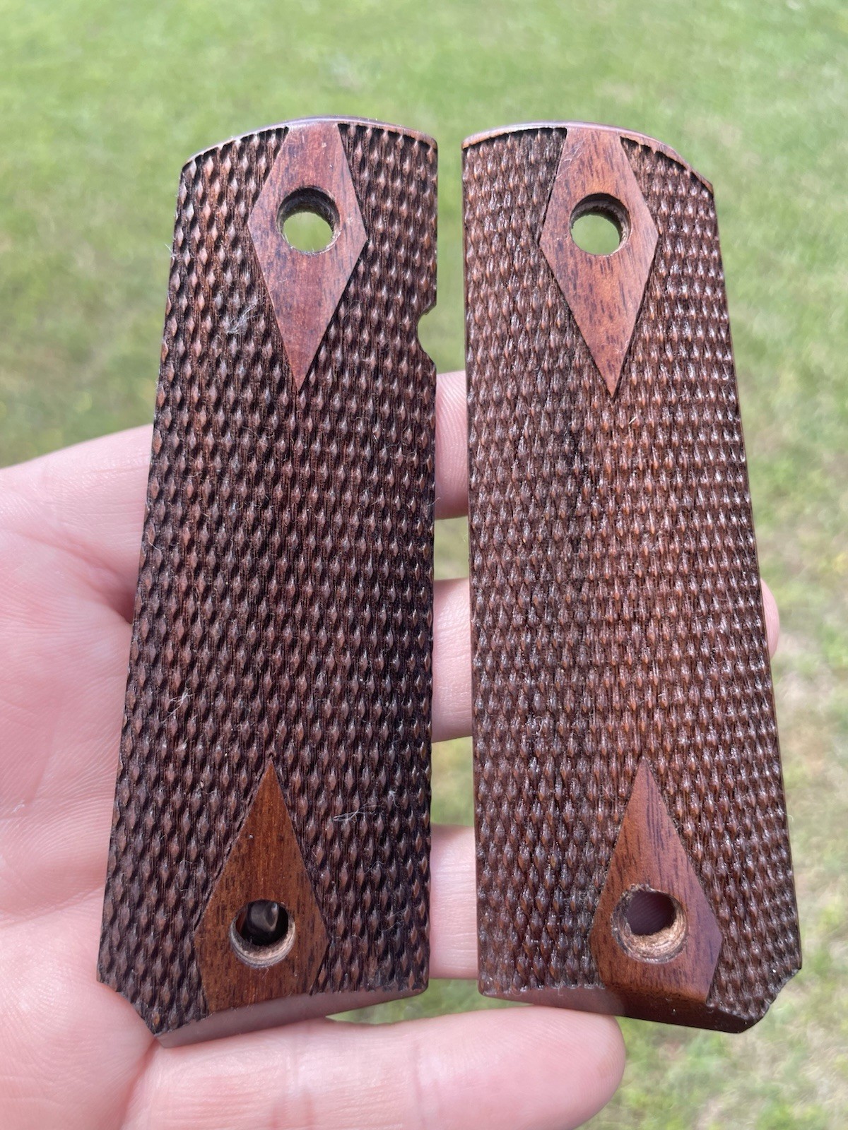 COLT Reproduction 1911 WW1 Checkered Walnut Grips WWi Remington UMC 1918-1919