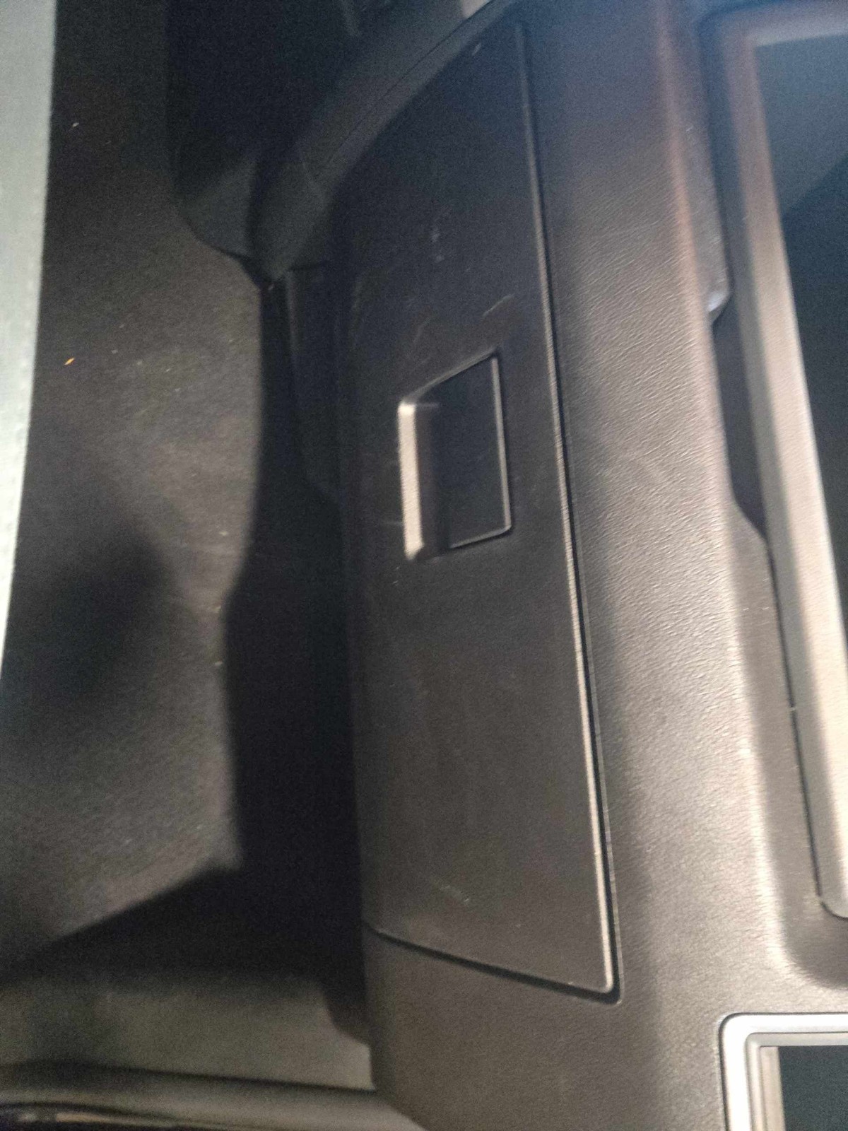 Used Glove Box fits: DODGE PICKUP 1500 09 10 11 12 13 14 15 16 17 18 19 20 21