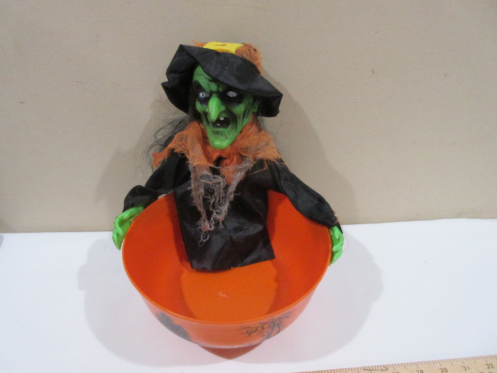 Halloween Witch Candy Bowl Light Up Eyes Sound & Motion Trick Treat * READ