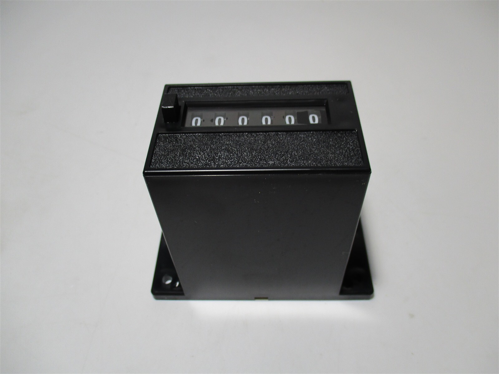 115VAC Accurate 6-Digit Base Mounted Electromechanical Counter